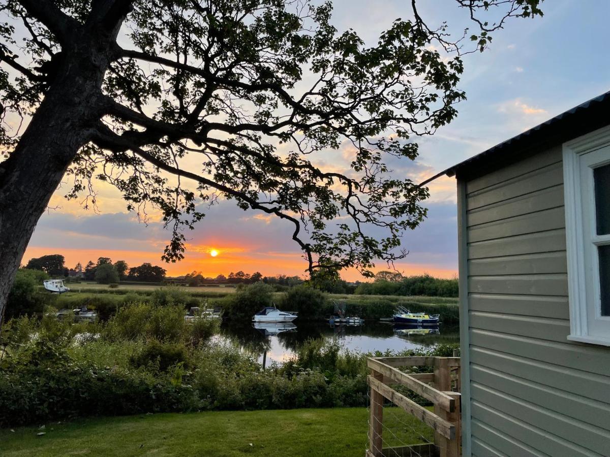 The Hut By The River *