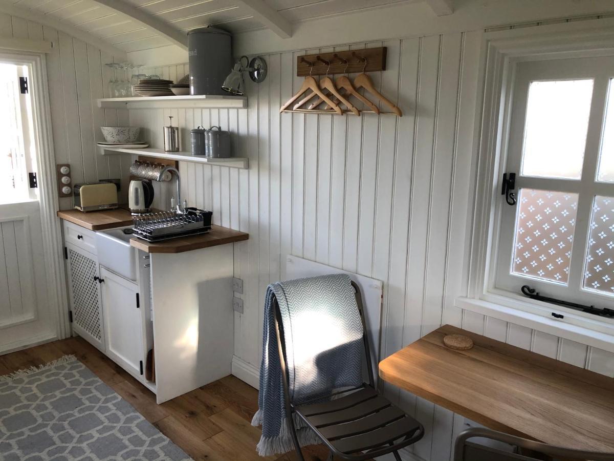 The Hut By The River *