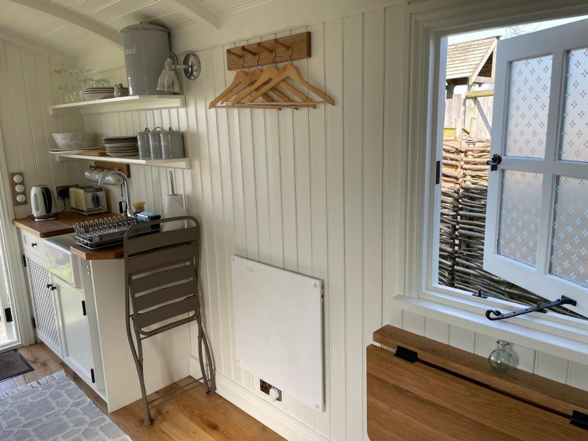 The Hut By The River Holiday home