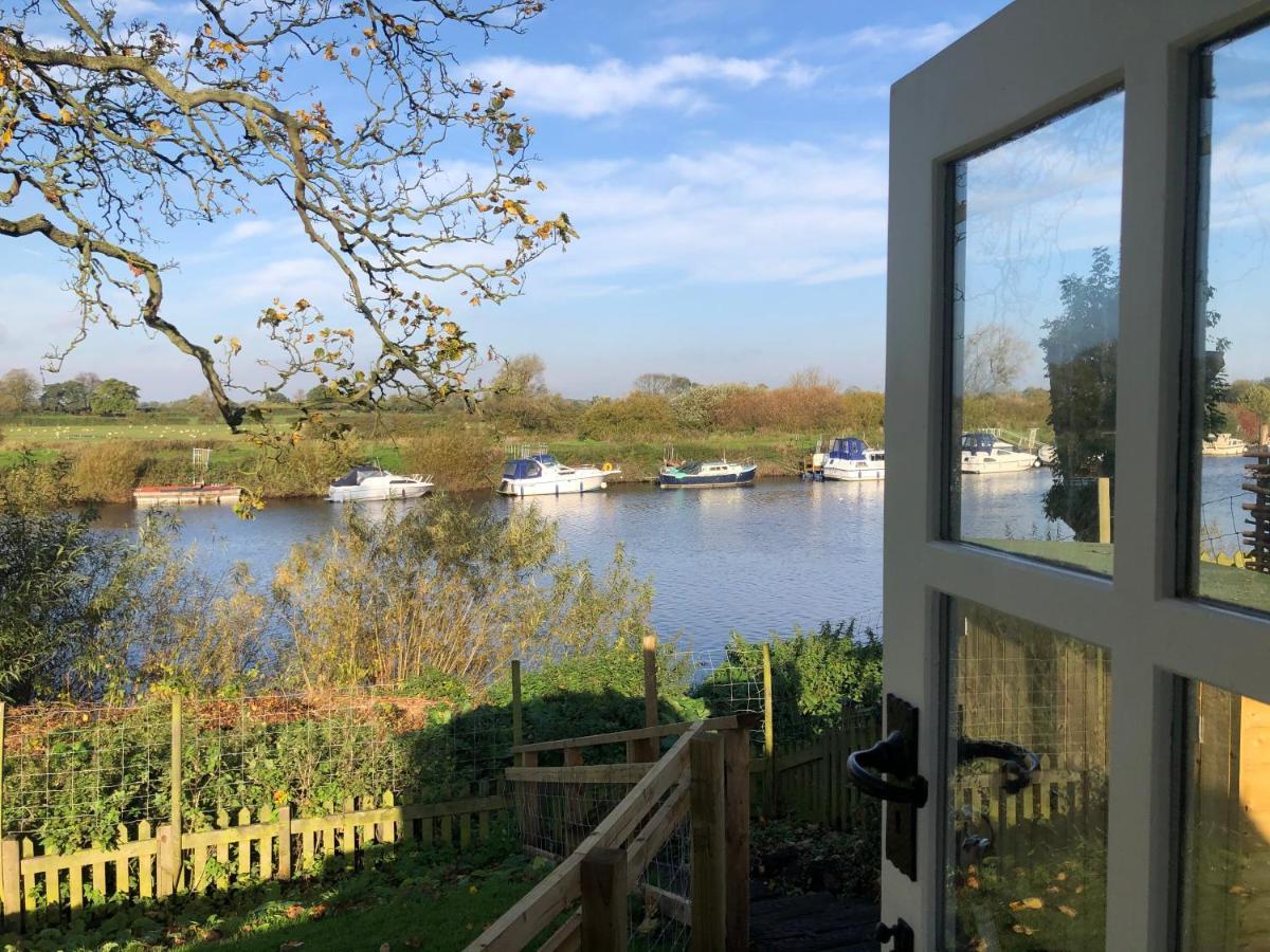 Hébergement de vacances The Hut By The River *